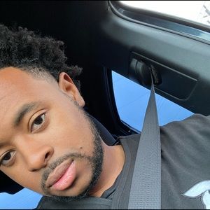 Meet your Posher, Domonique